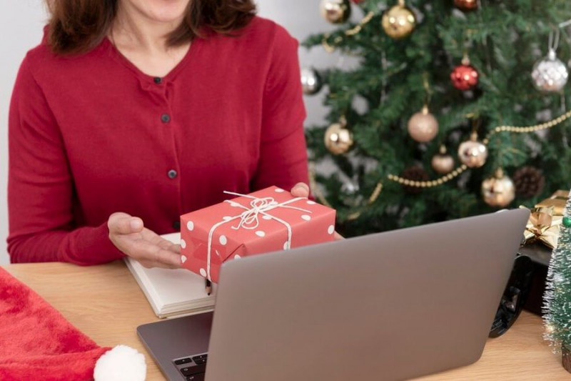 Świąteczne prezenty dla kontrahentów a podatki. Na co muszą uważać przedsiębiorcy?